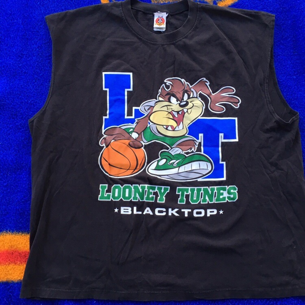 Vintage Looney Tunes Basketball Tee